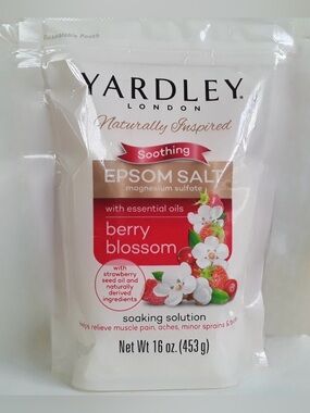 Yardley London Soothing Epsom Salt in the Berry Blossom Scent